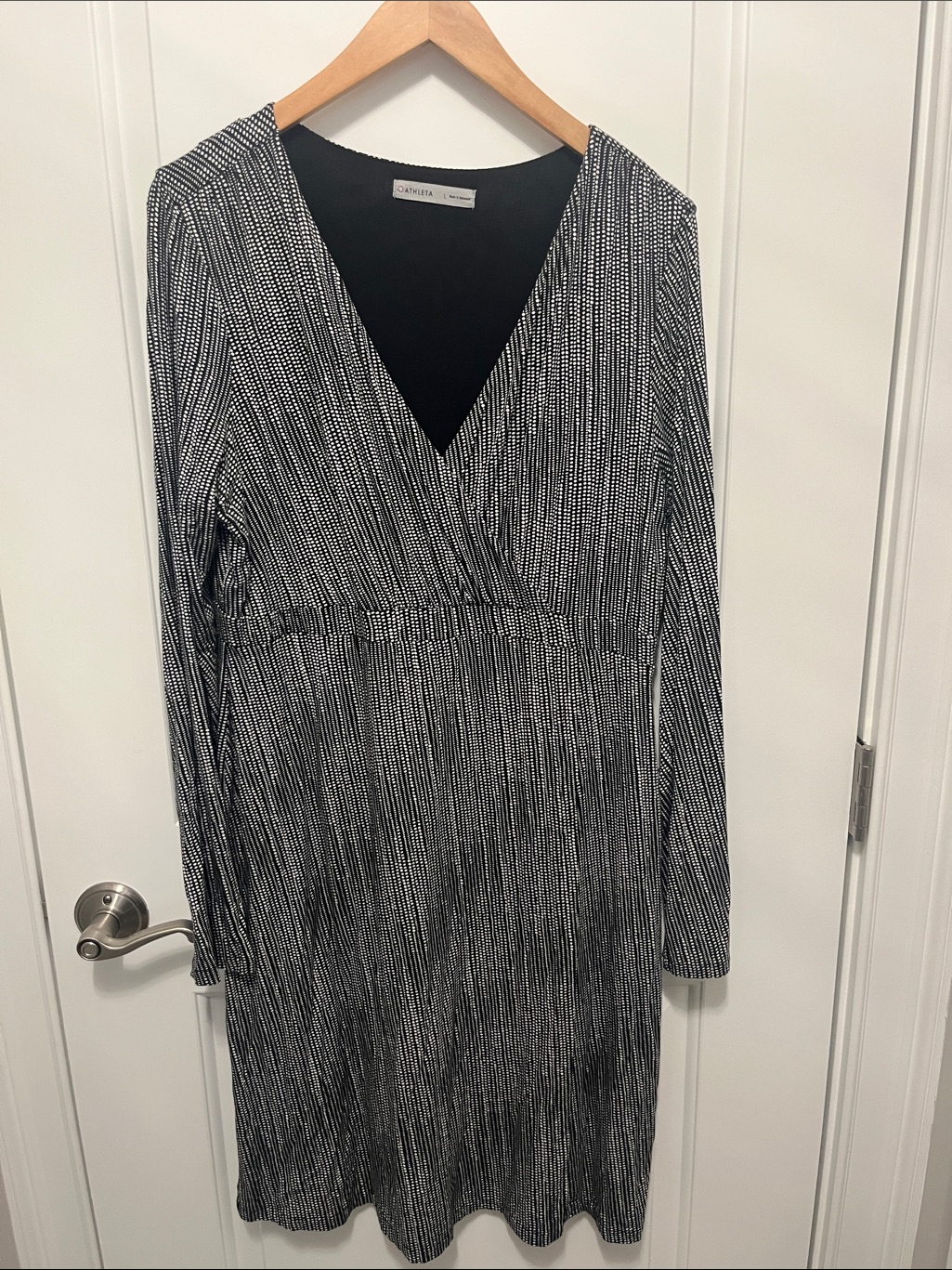 Athleta Black And White Striped/Dotted Pattern Faux Wrapv-Neck Long Sleeve Dress